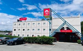 hotelF1 Savigny Villemoisson Centre Commercial Carrefour